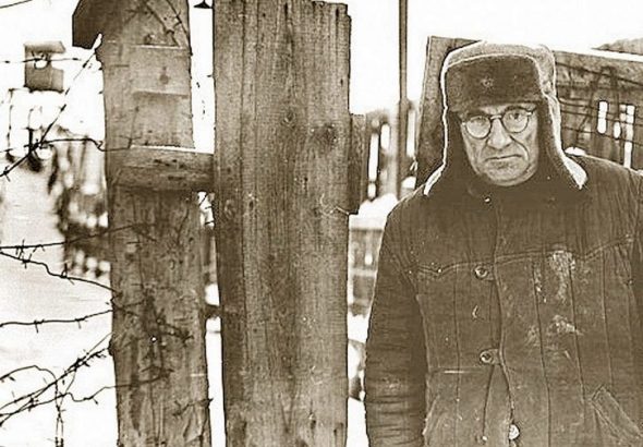 Ostap Vyshnya, Ukrainian writer, in Ukhtpechlaz, 1940