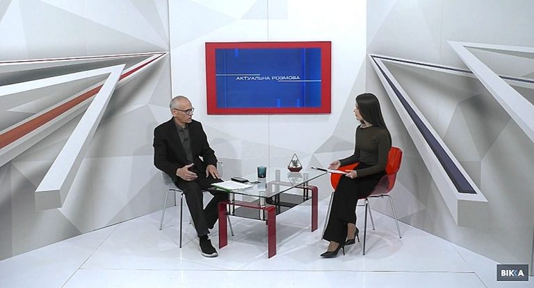 Присяжний Журенков Валерій у студії ВІККА під час ефіру